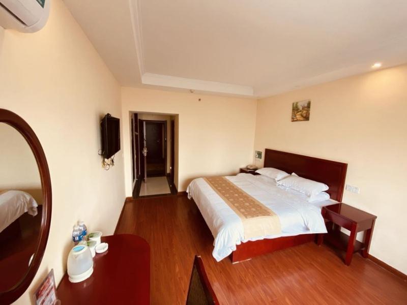 Greentree Inn Huai'An Bus Station Golden Eagle Xinya Huaihai Road Business Hotel Buitenkant foto