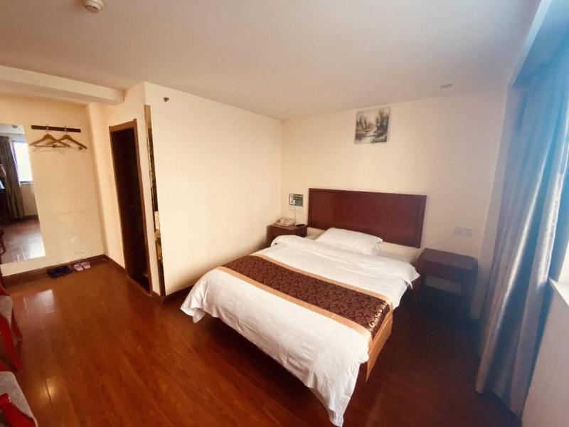 Greentree Inn Huai'An Bus Station Golden Eagle Xinya Huaihai Road Business Hotel Buitenkant foto